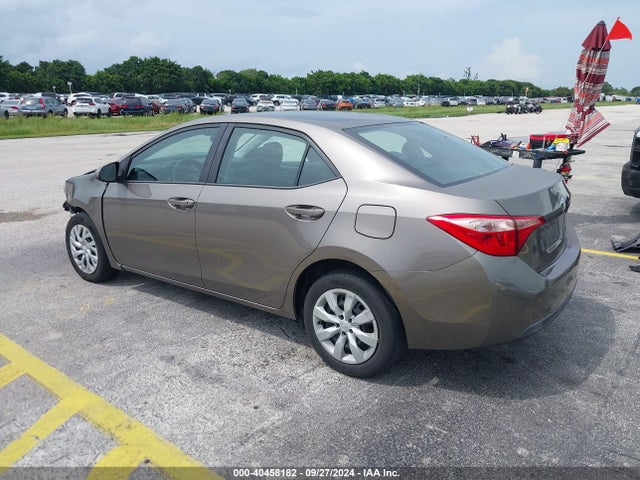 Toyota COROLLA LE 2018 2T1BURHE2JC122352 Image 3