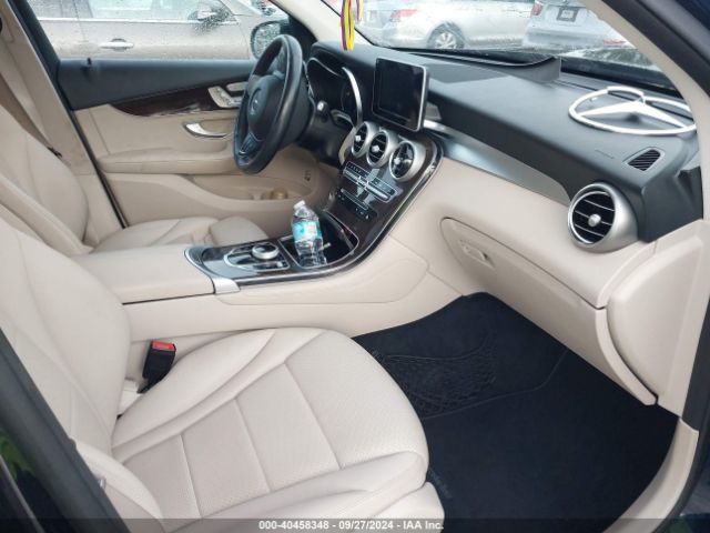 WDC0G4KB7KV176075 Mercedes-Benz Glc 300 4matic