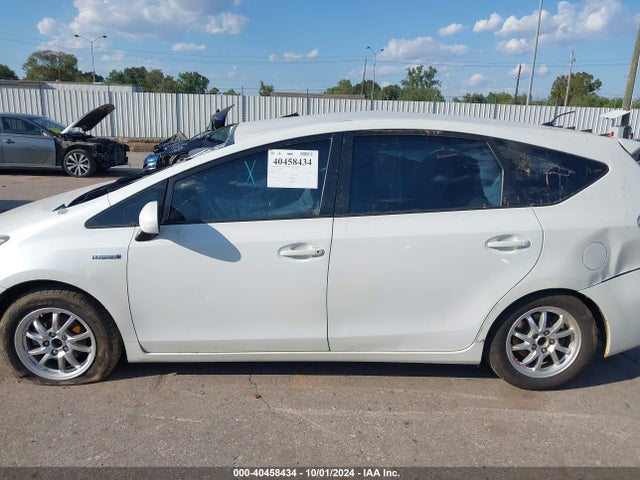 Toyota Prius V Two 2017 JTDZN3EU1HJ061529 Image 14