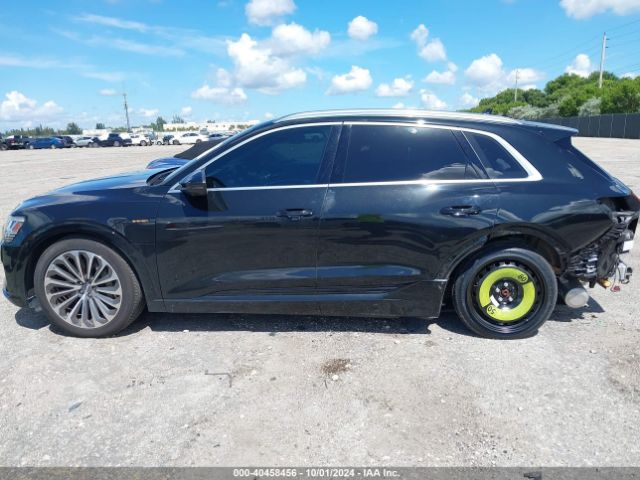 WA1VAAGE1KB024951 Audi E-tron Premium Plus