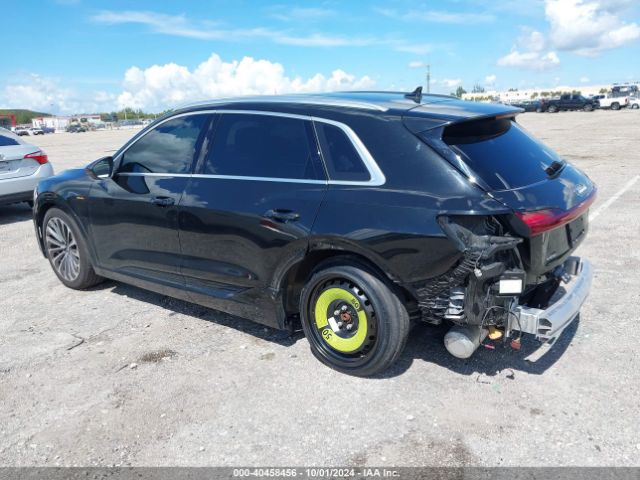 WA1VAAGE1KB024951 Audi E-tron Premium Plus