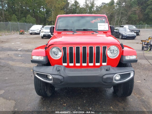 1C4HJXEG4JW165806 Jeep Wrangler Unlimited Sahara 4x4