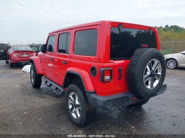 1C4HJXEG4JW165806 Jeep Wrangler Unlimited Sahara 4x4
