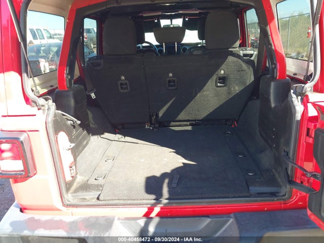 1C4HJXEG4JW165806 Jeep Wrangler Unlimited Sahara 4x4