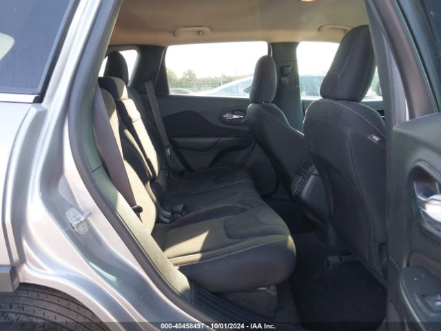 1C4PJMCB5GW218166 Jeep Cherokee Latitude
