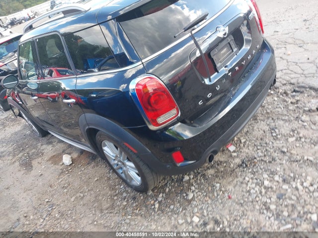 2018 MINI COUNTRYMAN WMZYT3C3XJ3E00426 Photo 2