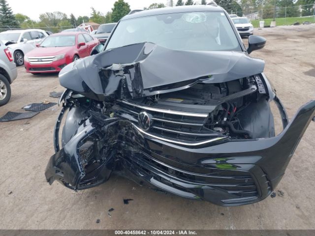 3VV8B7AX2RM049195 Volkswagen Tiguan 2.0t Se R-line Black/se Black