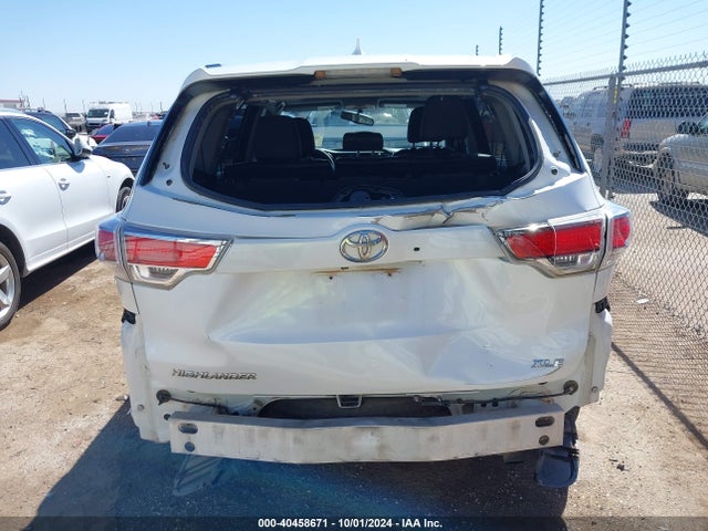 Toyota Highlander Xle V6 2015 5TDKKRFH5FS050886 Image 17