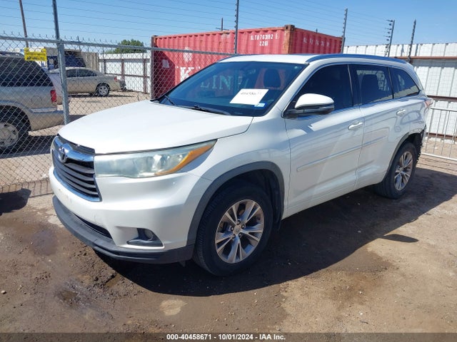 Toyota Highlander Xle V6 2015 5TDKKRFH5FS050886 Image 2