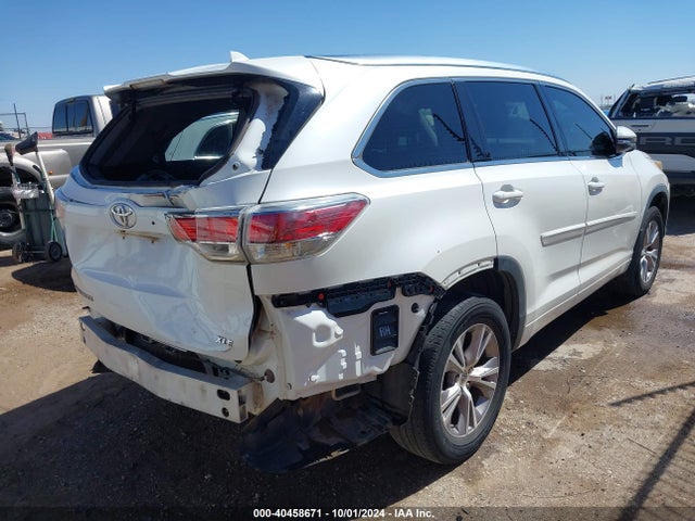 Toyota Highlander Xle V6 2015 5TDKKRFH5FS050886 Image 4