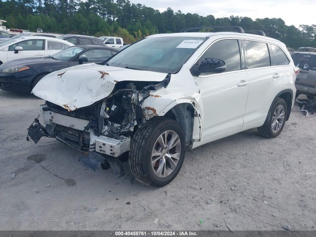 Toyota Highlander Xle V6 2014 5TDKKRFHXES026081 Image 2