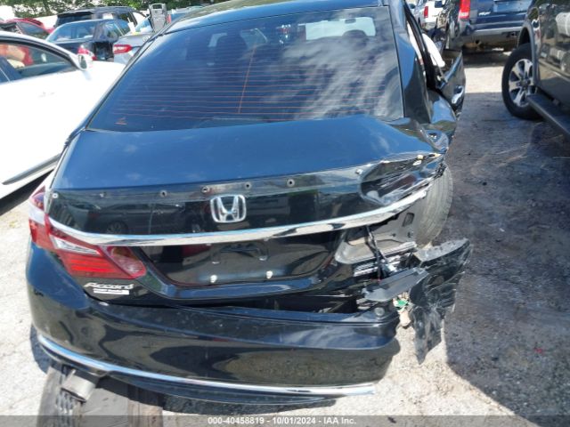 1HGCR2F18HA195870 Honda Accord Sport Se