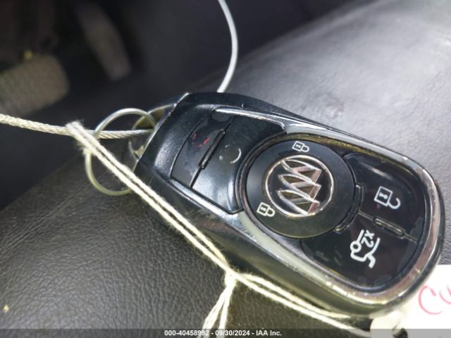 1G4ZP5SS1HU125751 Buick Lacrosse Essence