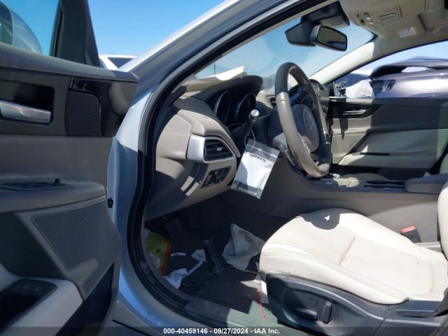 SAJAR4BG3HA973327 Jaguar Xe 25t