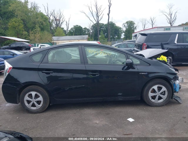 Toyota Prius Two 2015 JTDKN3DU2F0410039 Image 13