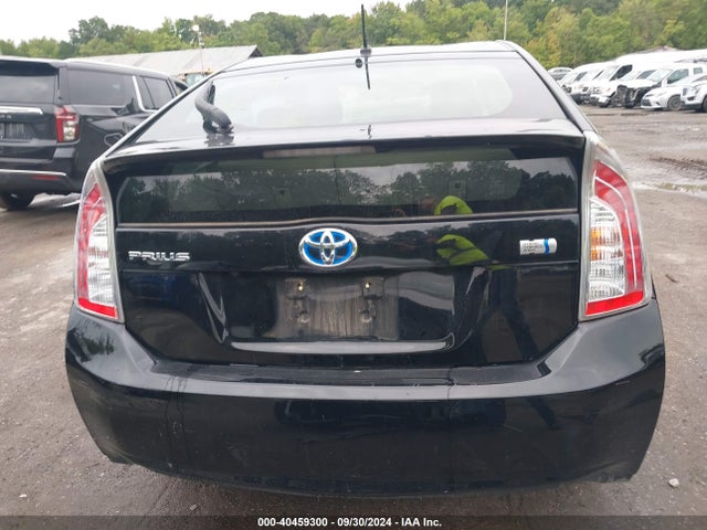 Toyota Prius Two 2015 JTDKN3DU2F0410039 Image 16