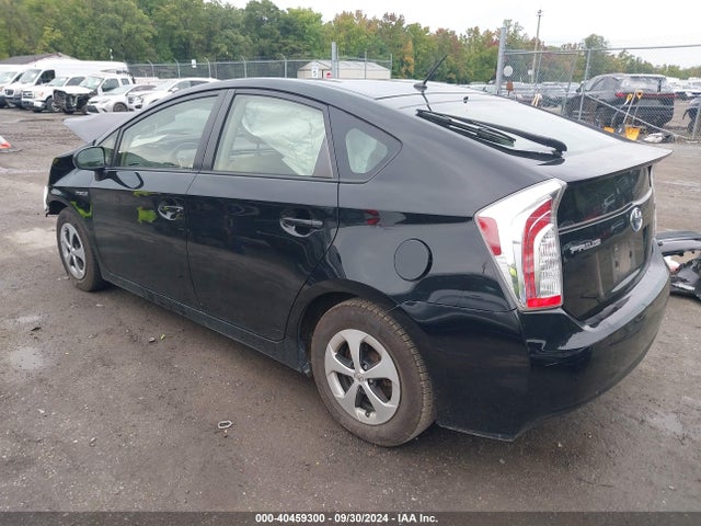 Toyota Prius Two 2015 JTDKN3DU2F0410039 Image 3