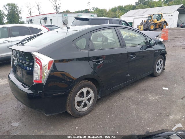 Toyota Prius Two 2015 JTDKN3DU2F0410039 Image 4
