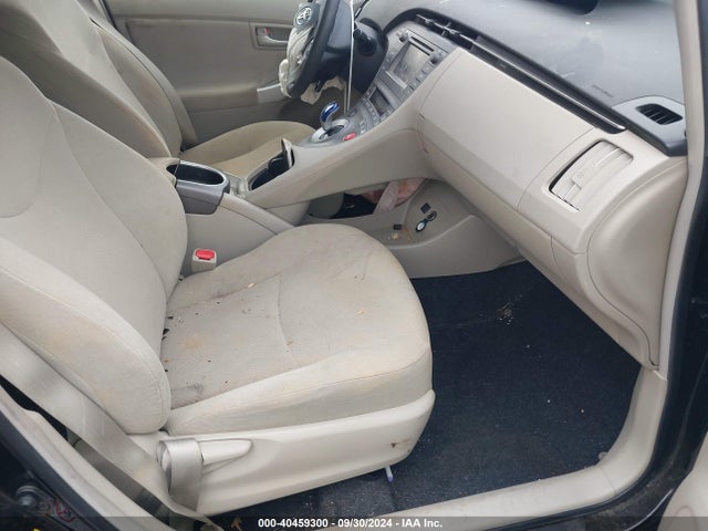 Toyota Prius Two 2015 JTDKN3DU2F0410039 Image 5