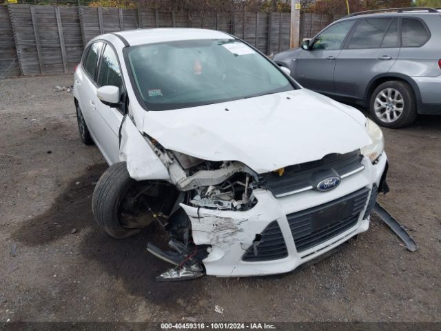 1FADP3K24EL121090 Ford FOCUS SE