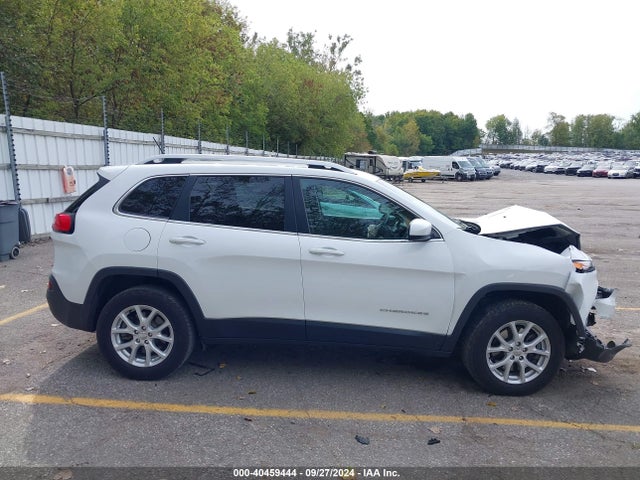 1C4PJMCBXJD589567 Jeep Cherokee Latitude 4x4