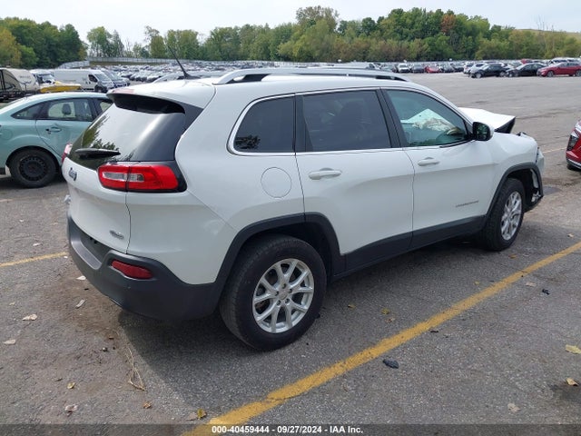 1C4PJMCBXJD589567 Jeep Cherokee Latitude 4x4