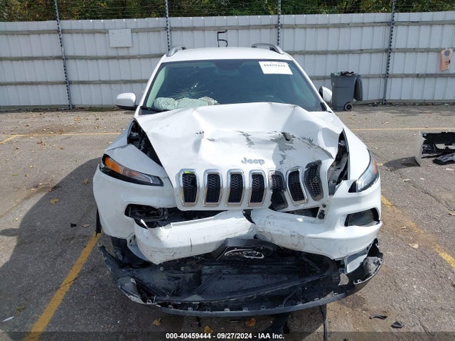 1C4PJMCBXJD589567 Jeep Cherokee Latitude 4x4