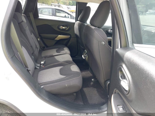 1C4PJMCBXJD589567 Jeep Cherokee Latitude 4x4