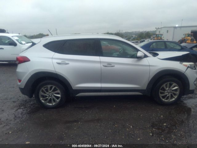 KM8J3CA4XHU564382 Hyundai TUCSON SE