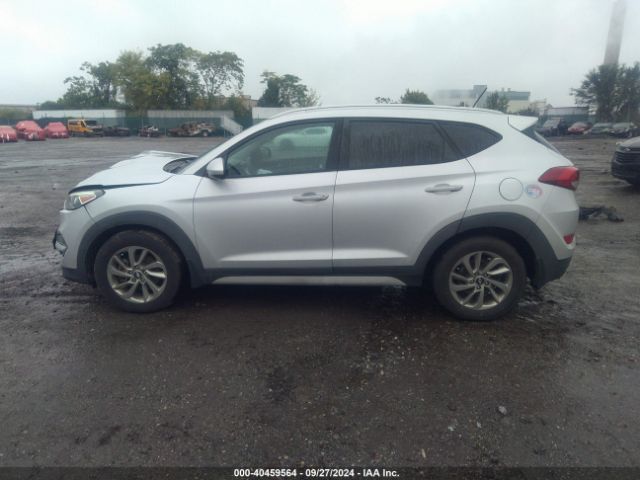 KM8J3CA4XHU564382 Hyundai TUCSON SE