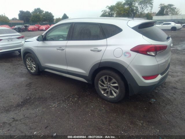 KM8J3CA4XHU564382 Hyundai TUCSON SE