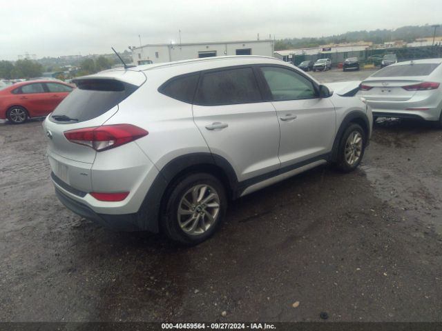 KM8J3CA4XHU564382 Hyundai TUCSON SE