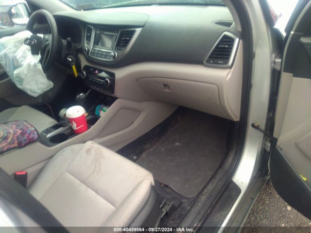 KM8J3CA4XHU564382 Hyundai TUCSON SE