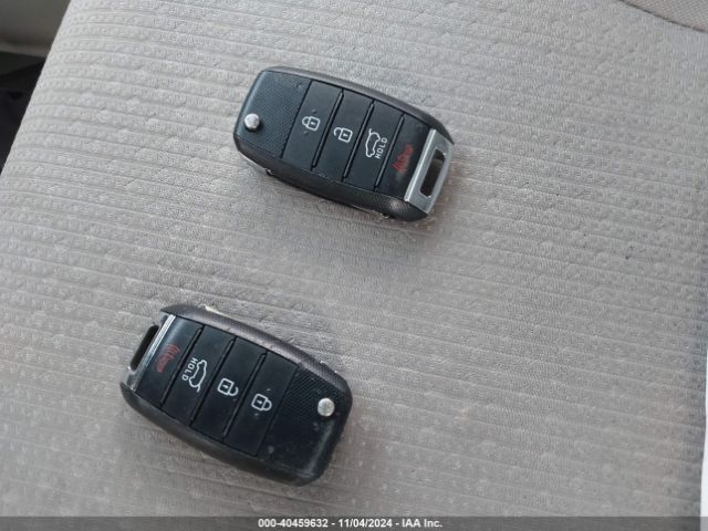 KNDMA5C12J6389898 KIA Sedona L