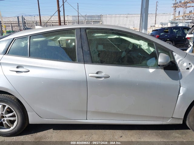 Toyota Prius Two Eco 2016 JTDKARFU4G3025013 Image 13
