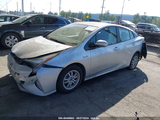 Toyota Prius Two Eco 2016 JTDKARFU4G3025013 Image 2