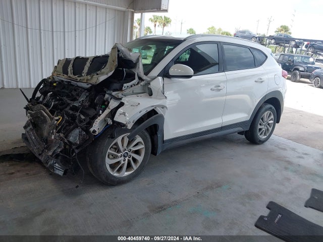 Hyundai TUCSON SE 2016 KM8J33A42GU117768 Image 2