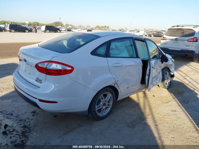 Ford FIESTA SE 2018 3FADP4BJ0JM106298 Image 4