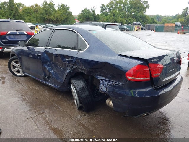 1VWBT7A36FC009419 Volkswagen Passat 1.8t Se
