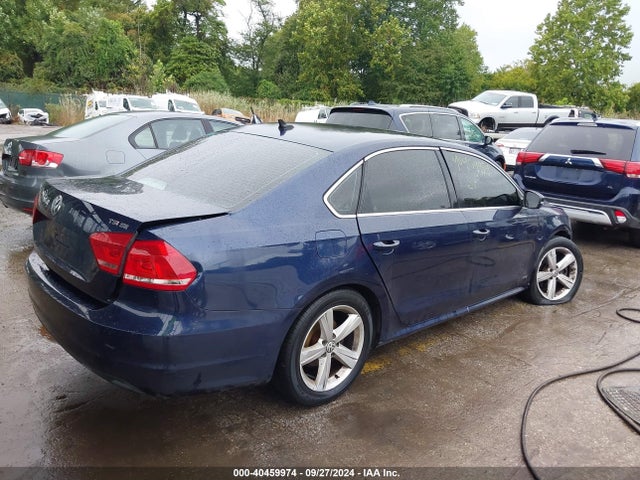 1VWBT7A36FC009419 Volkswagen Passat 1.8t Se