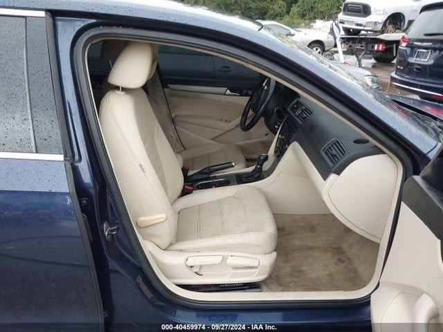 1VWBT7A36FC009419 Volkswagen Passat 1.8t Se