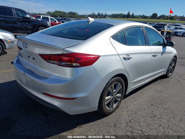 Hyundai ELANTRA SEL 2018 5NPD84LF5JH305550 Image 4