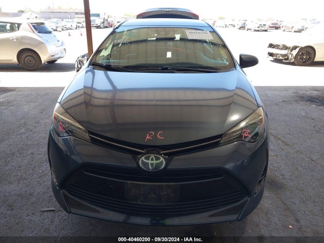 Toyota COROLLA LE 2018 5YFBURHE1JP804462 Image 13