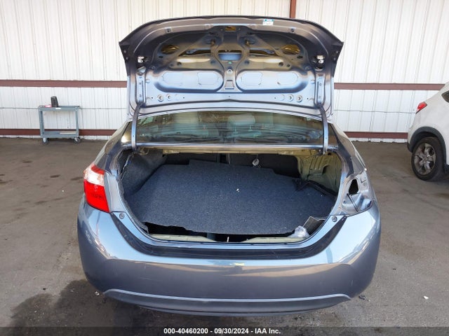 Toyota COROLLA LE 2018 5YFBURHE1JP804462 Image 17