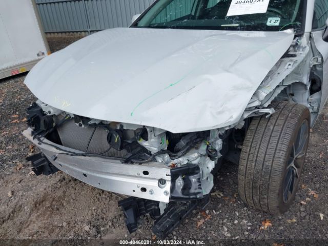 4T1G11BK0NU061876 Toyota Camry Se Awd