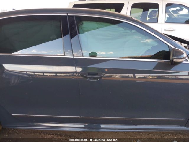 1VWDT7A39HC057637 Volkswagen Passat 1.8t R-line
