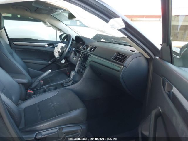 1VWDT7A39HC057637 Volkswagen Passat 1.8t R-line