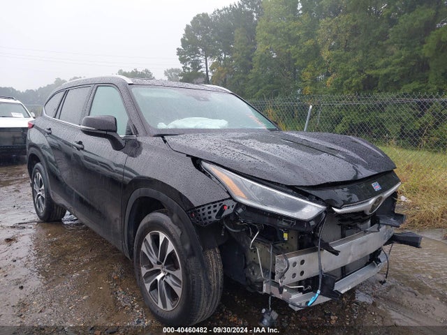 Toyota Highlander Xle 2022 5TDGZRAH8NS107721 Image 1