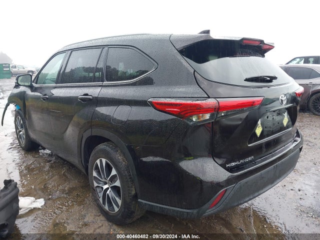 Toyota Highlander Xle 2022 5TDGZRAH8NS107721 Image 3