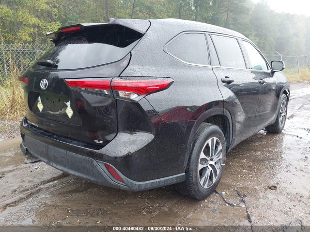 Toyota Highlander Xle 2022 5TDGZRAH8NS107721 Image 4